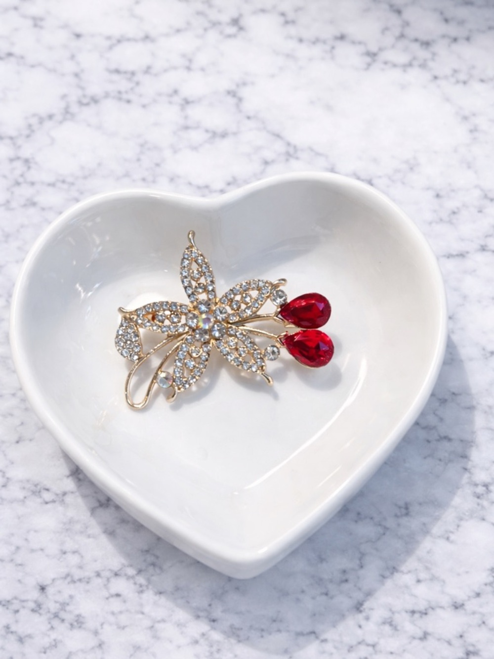 Rhinestone Flower Brooch Red Crystal Accent Gold Tone Floral vintage style